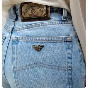 AJ Armani Jeans VTG • • Sz 32